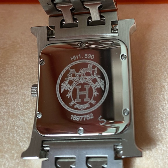 Authentic Hermes H Diamond Bezel Watch HH1.530 main image 5